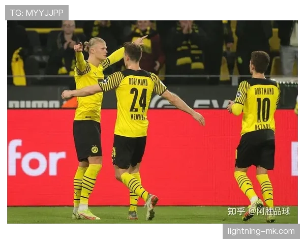 多特蒙德德甲首战逆转取胜，团队实力闪耀全场