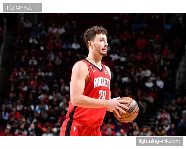 阿利松精准长传对进攻效率的战术价值解析