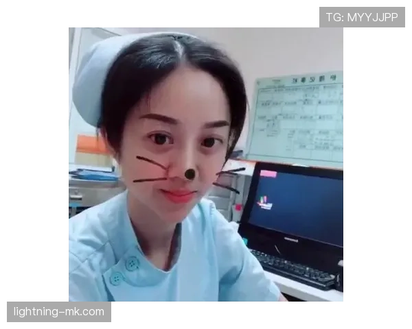 陈梦自拍早餐看着超朴素，可是她包里那张卡直接让我怀疑人生